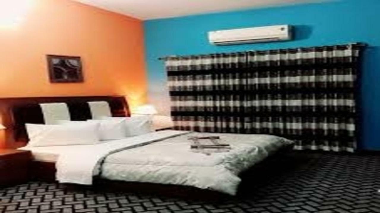 Mulberry Guest House F-10 Islamabad Exterior photo